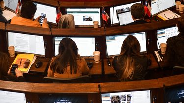 Quiebres y conflictos: La dura trastienda en el Consejo Constitucional del día final para las enmiendas