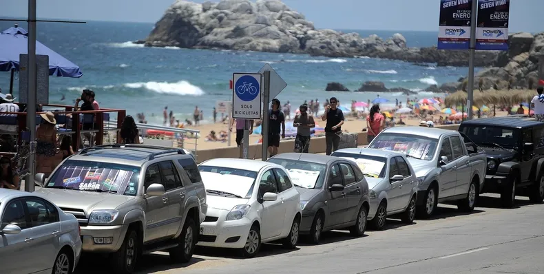 aseguradora rechazo pagar por robo de camioneta porque dueno dejo las llaves en la playa deberan pagar 13 millones a cliente.webp