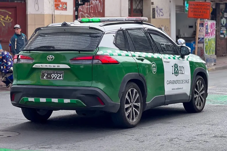 carabinero choco carro institucional y dejo a su copiloto herido grave suprema confirma condena de 61 dias de presidio.webp