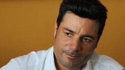 Tu pirata ya no soy yo: Chayanne contrata abogados y se blinda de uso político en Chile