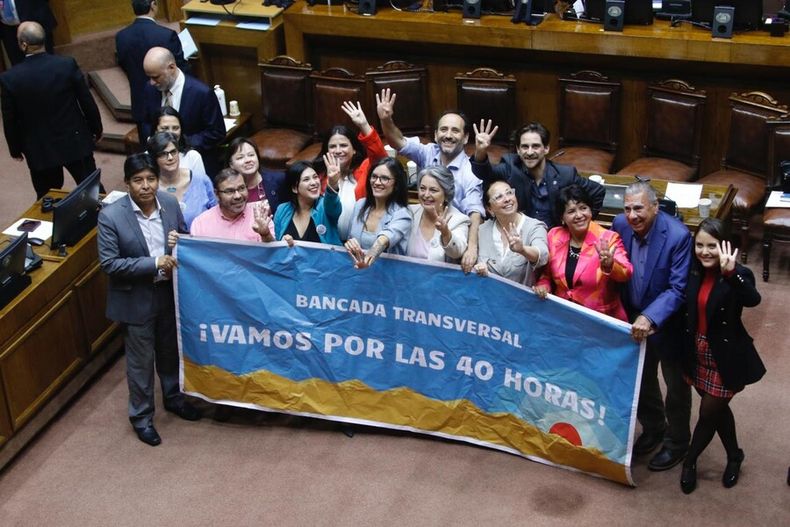 Bancada por las 40 Horas.jpg
