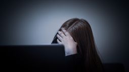 En un Chile en el que 74% de mujeres no denuncian acoso Ley Karin podría disminuir brechas de género