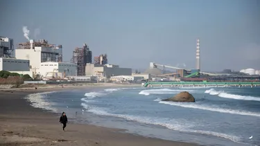Mujeres con discapacidad llevaban 15 años vendiendo en Playa Ventanas y municipio intentó reubicarlas sin ordenanza: Corte anuló