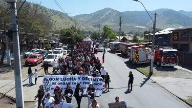 Marcha por una vivienda digna: Más de 700 pobladores de Huechuraba exigen agilizar proyectos sociales