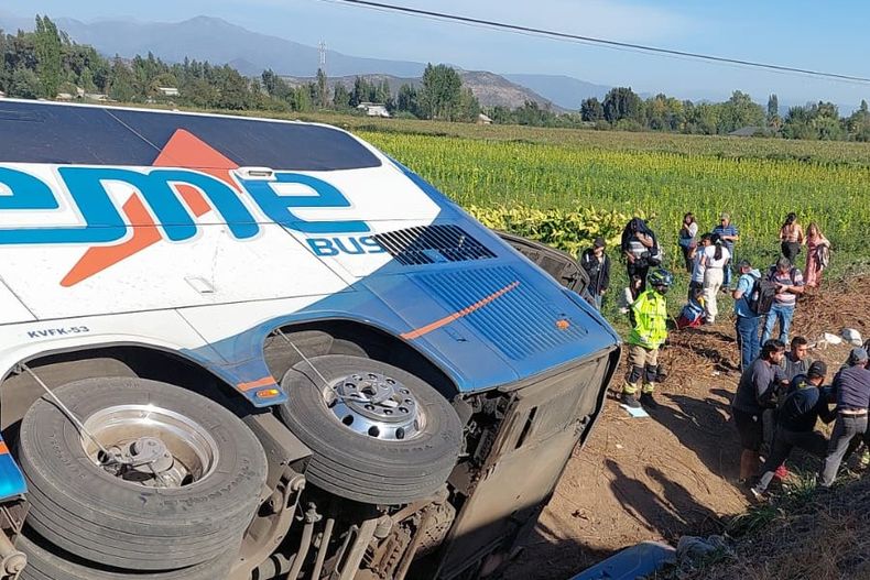 Bus Eme volcado.jpg
