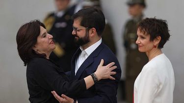 Ganadores, perdedores y las dudas que dejó el primer cambio de gabinete de Boric
