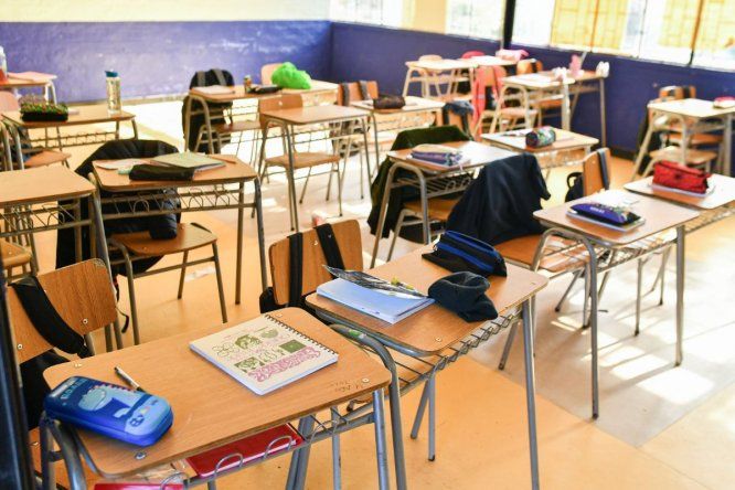 Imagen de una sala de clases vacía / Agencia Uno
