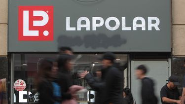 Caso La Polar: Abiertos a dar compensaciones a consumidores tras polémica con el Sernac