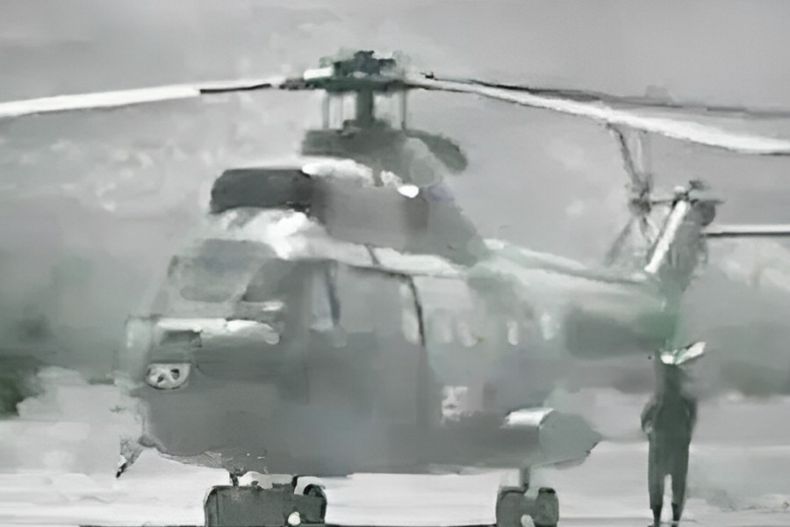 Helicoptero Puma en el que se trasladaba la comitiva de la Caravana de la Muerte.jpeg
