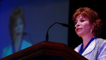 Isabel Allende, la feminista prematura: Me voy a morir antes de ver el fin del patriarcado, pero para allá vamos