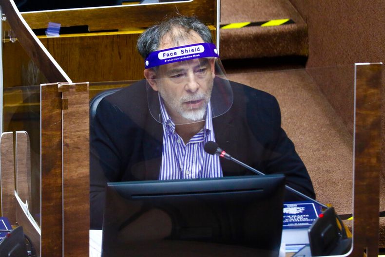A_UNO_1240334.jpg