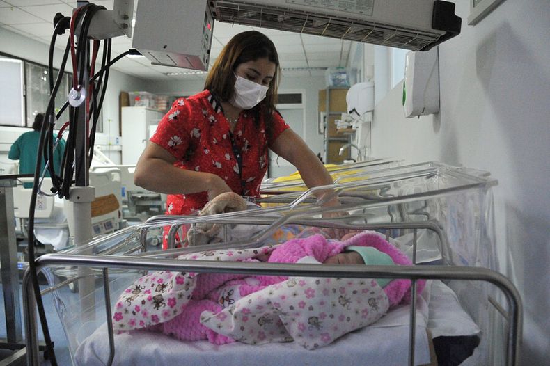 padres logran indemnizacion por grave dano neurologico que hijo sufrio durante parto.jpg