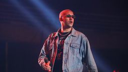 Acusa discriminación por ser hombre: Bad Bunny quiso hacerse las uñas y salón de belleza no lo atendió