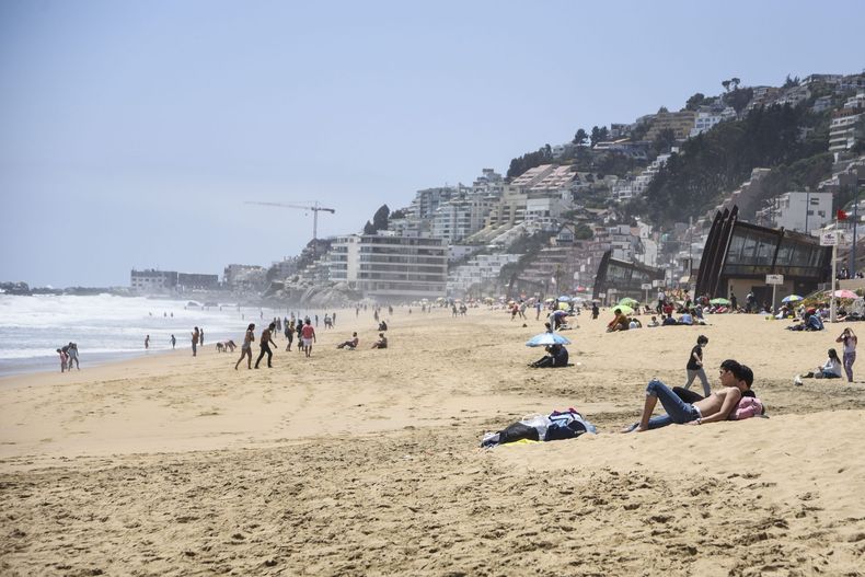 Playa Renaca scaled.jpg