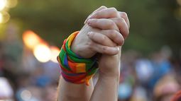 A 3 años de ley: Matrimonios entre mujeres supera al de hombres y divorcios permanecen bajos