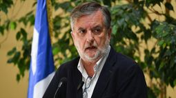 Emplazan a ministro Francisco Undurraga por supuesta corrupción en subsecretaría - Agencia Uno Emplazan a ministro Francisco Undurraga por supuesta corrupción en subsecretaría - Agencia Uno