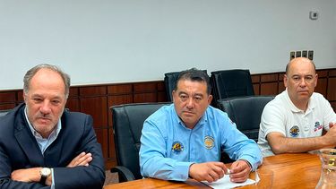 Fin del paro camionero: Gobierno firma acuerdo con descolgados y Juan Sutil de mediador