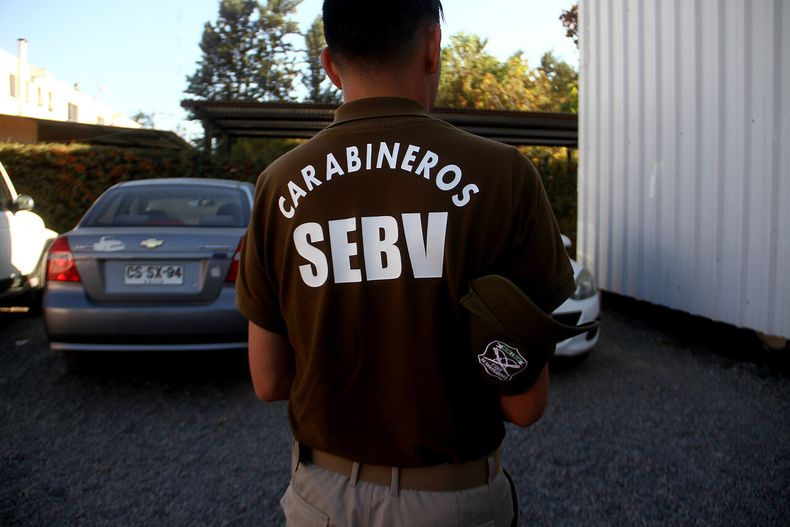 A_UNO_921031.jpg