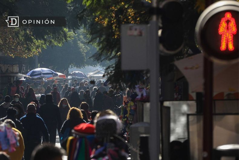 5441 aglomeracion de personas en el paseo ahumada.jpg
