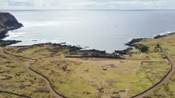 Isla de Pascua apunta a fortalecer turismo con nuevo aeropuerto y 40 km de ruta pavimentada