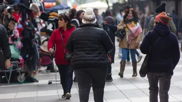 ISP alerta por consumo de medicamentos para bajar de peso: 3 de cada 4 chilenos tiene sobrepeso u obesidad