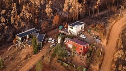 Riña entre lugareños y brigadistas forestales en Tomé deja a dos personas en riesgo vital