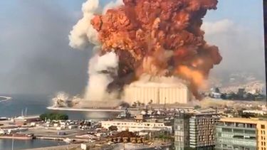 Expectación mundial: ‘Topos Chile’ habría encontrado sobreviviente tras 29 días de explosión en Beirut