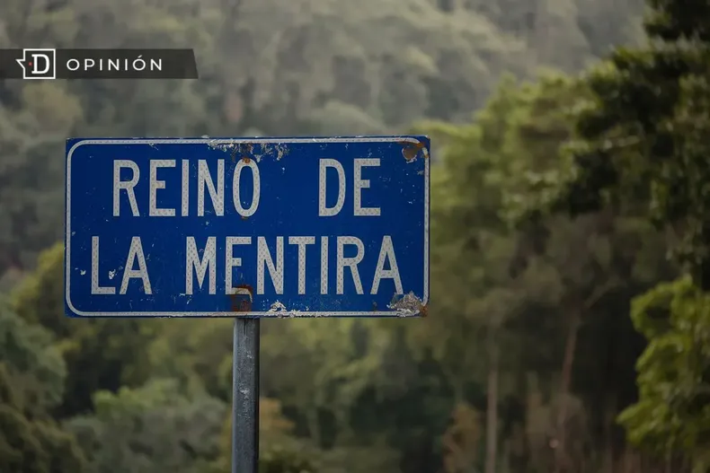 14324 signo de carretera que dice reino de la mentira.webp