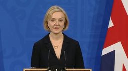 Liz Truss, la “dama de hierro” que se fundió en 45 días
