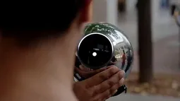 Justicia ordena a World suspender recopilación de datos biométricos de menores a cambio de criptomonedas