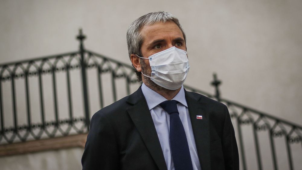 Gonzalo Blumel anuncia querella tras fiesta clandestina en Maipú: “Es un reflejo de la estupidez humana”