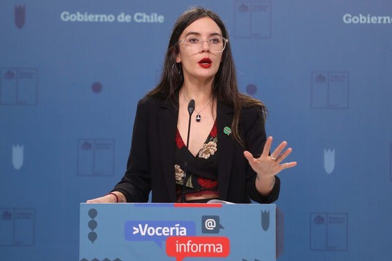Camila Vallejo Agencia Uno.jpeg