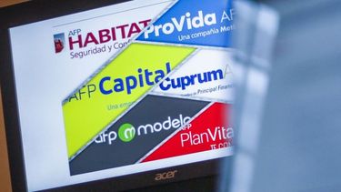 AFPs causan indignación por afectar la democracia: Denunciadas en CNTV por publicidad falsa y engañosa