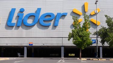 Se cayó y fracturó por derrame de detergente en Líder de Iquique: Corte ordenó pagar $1.500.000