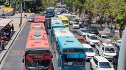 Tránsito complicado en Santiago: Revisa estado del Metro y dónde hay congestión