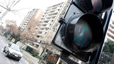 Masivo corte de luz en zona suroriente de Santiago debido a falla en instalaciones de transmisión