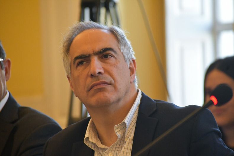 A_UNO_1468762.jpg