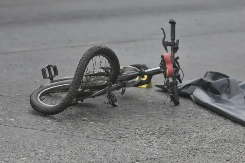 ciclista quedo con 90 de discapacidad tras ser impactado por bus corte aumento indemnizacion a mas de 220 millones.webp