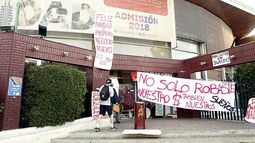 Estudiantes de la Universidad del Pacífico denuncian que bancos comenzaron a cobrarles el CAE