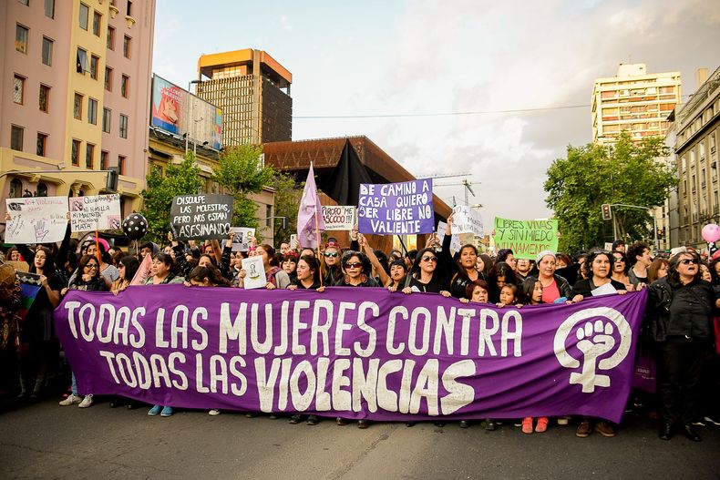 mujeres scaled.jpg