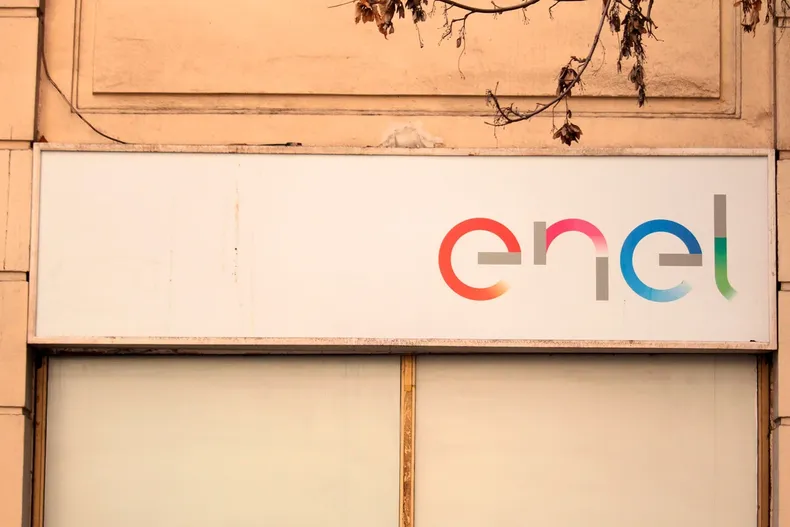 falla en medidor elevo cuentas electricas de cliente a 40 millones mensuales y la sec dio por cerrado el reclamo corte anulo.webp