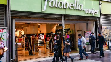 Falabella en números rojos: Multitienda despidió a más 4 mil empleados en tres meses