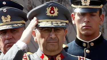 Por acusaciones de fraude al fisco: Número 2 del Ejército renuncia a su cargo y queda detenido