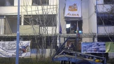 25 familias de Ñuñoa se toman block de la Villa Olímpica y exigen retomar diálogo con el gobierno por viviendas sociales