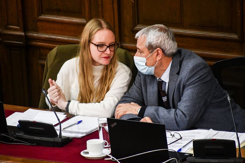 De izquierda a derecha presidenta del Consejo Constitucional Beatriz Hevia junto al vicepresidente del Consejo Aldo Valle..jpg