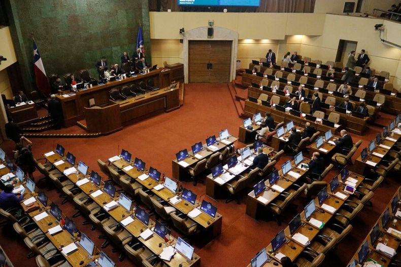 4,9 de alza para sector publico aprobado  licencias medicas duplican a las del sector privado.jpg