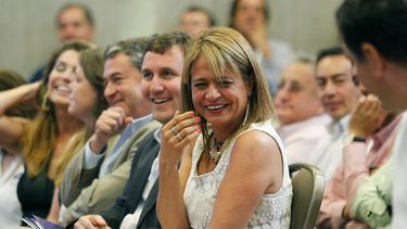 REDES| Hacen pebre a Jacqueline Van Rysselberghe por decir que la UDI nació en las poblaciones