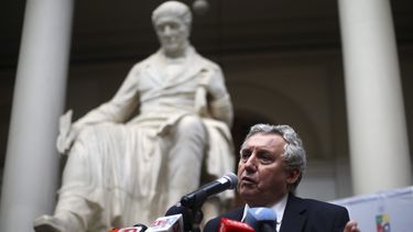 Ennio Vivaldi es reelegido como Rector de la Universidad de Chile