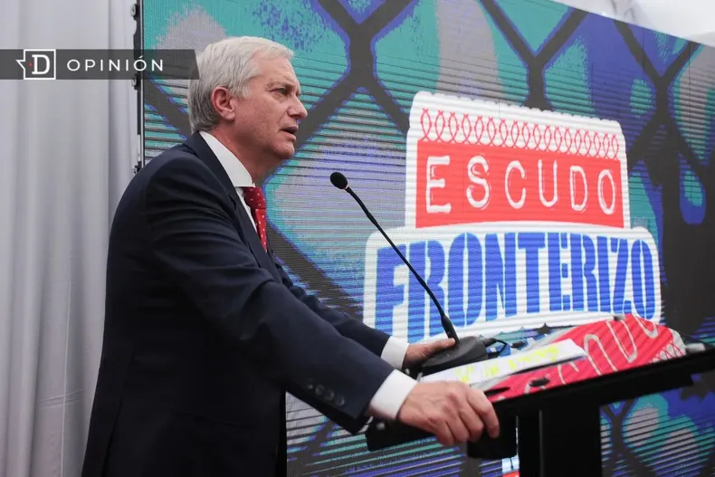 28228 jose antonio kast con afiche del escucdo fronterizo.webp