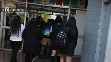 El Desconcierto | 9644 estudiantes entrando a clases.webp